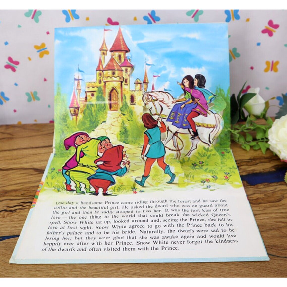 Vintage 1970s My Favorite Pop Up Book Snow White Retro 70s Childrens Book - Picture 9 of 9